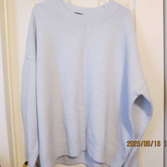 Vince Camuto Women's Pale Blue Pullover Long Sleeve Sweater Size Medium - Picture 1 of 6